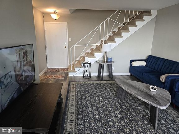 4th image of 301 N Beauregard St APT 1002