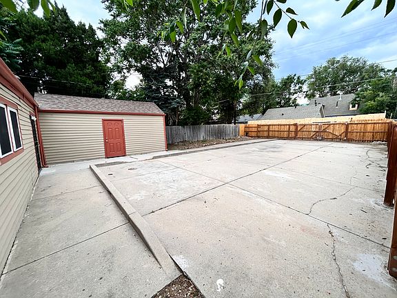 5th image of 1461 Eaton St