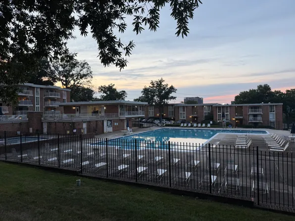 2616 Fort Farnsworth Rd APT 2C, Alexandria, VA 22303