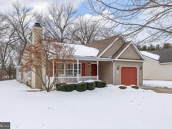 2nd image of 432 Country Way