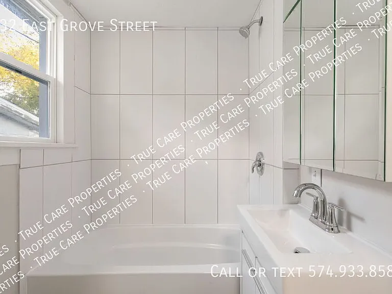 232 E Grove St — Photo 17