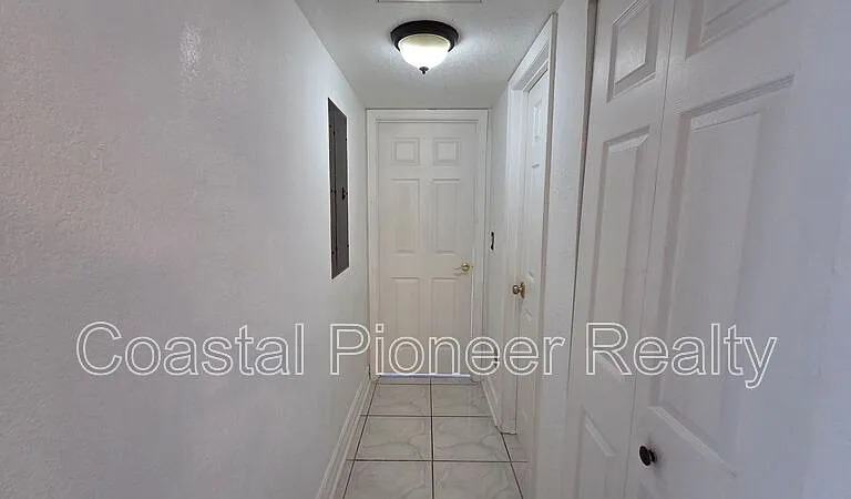 5005 Dollarway Ct — Photo 8