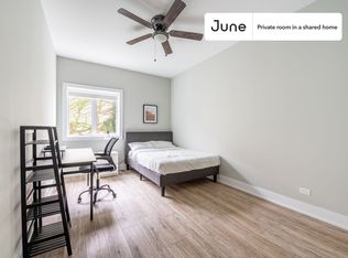 1119 S Loomis St #201, Chicago, IL 60607