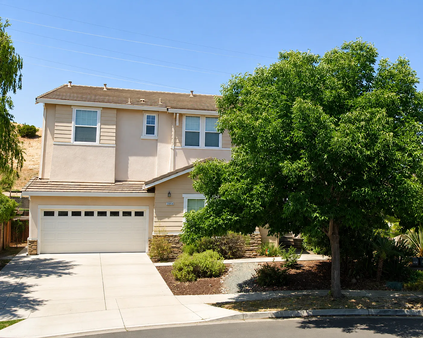 4 bed, 3162 sqft, $4,050 — Photo 1