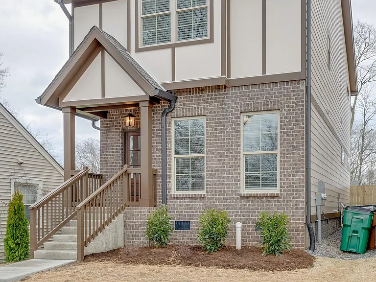 562B Stevenson - Lawn and landscaping now green and lush