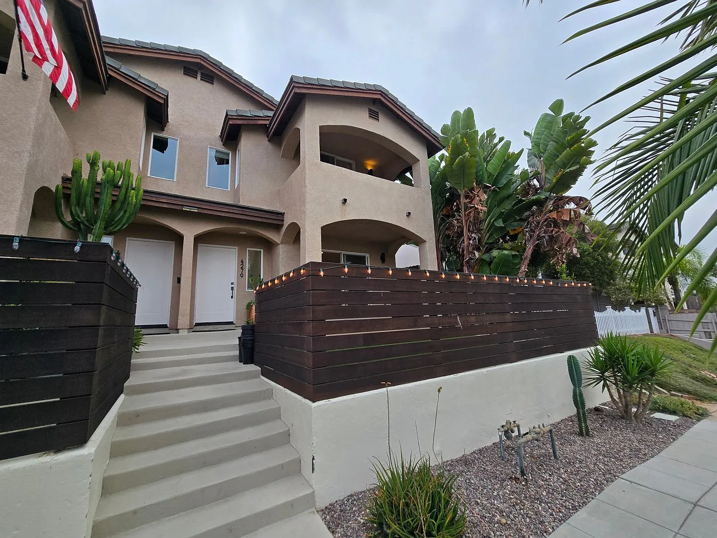 Luxury Hillcrest Tri-Level 3-Bedroom Home — Photo 1