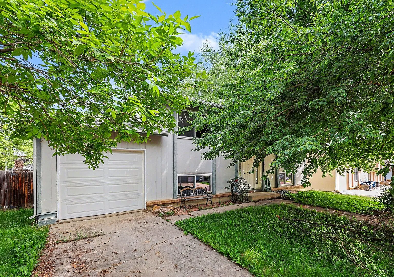 Spacious 4-Bedroom Home Near North Table Mountain — Photo 1