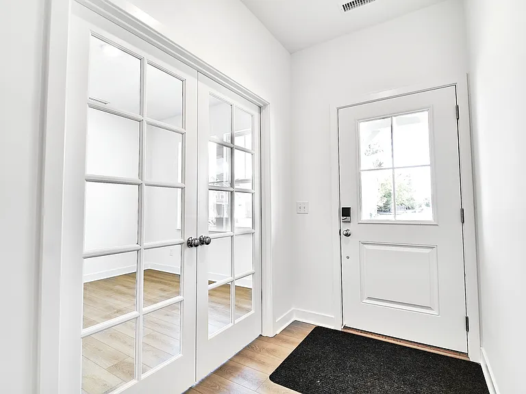 404 W Monroe St — Photo 4
