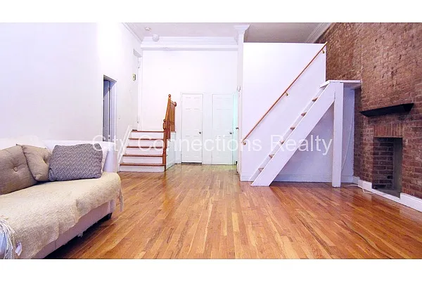 Rented by City Connections Realty | media 30