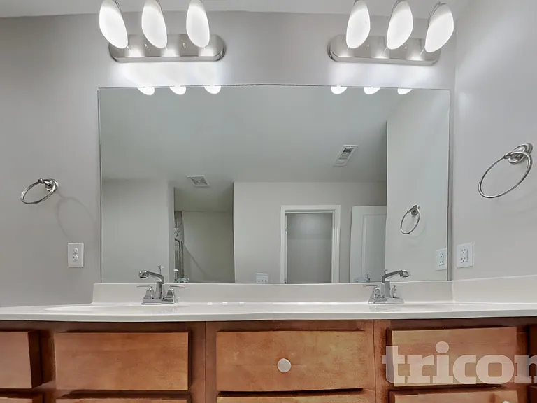 209 Ashmere Ct — Photo 15
