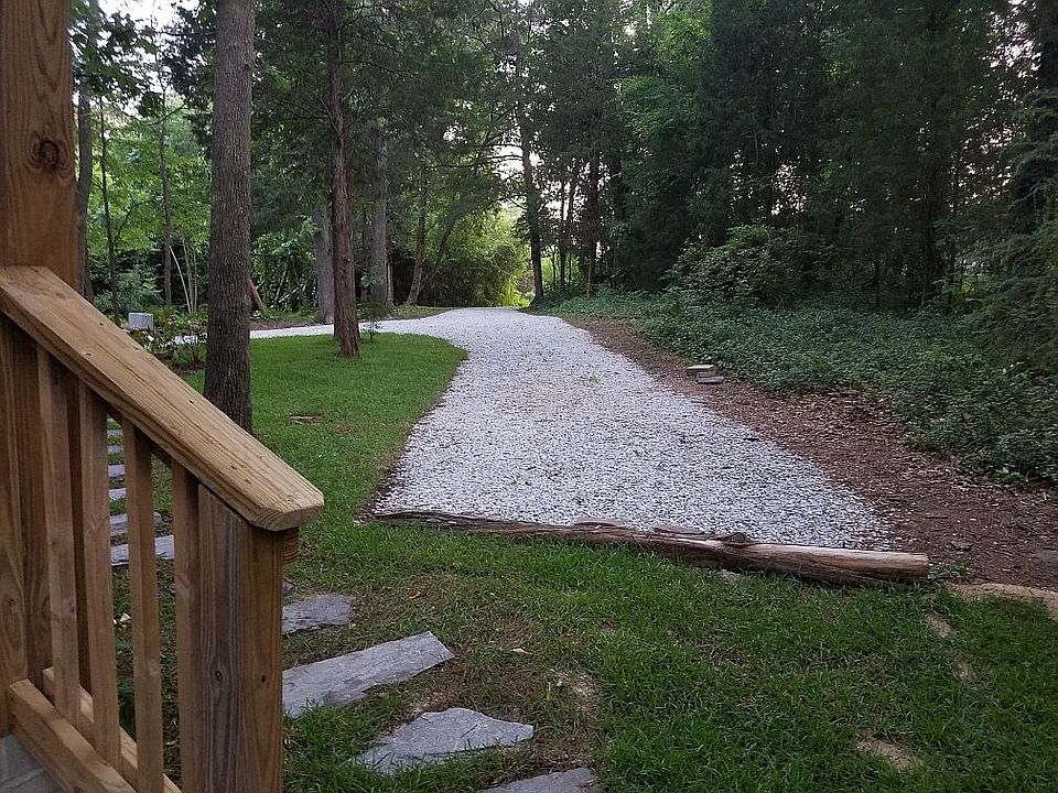 2nd image of 1109 Sunset Point Rd
