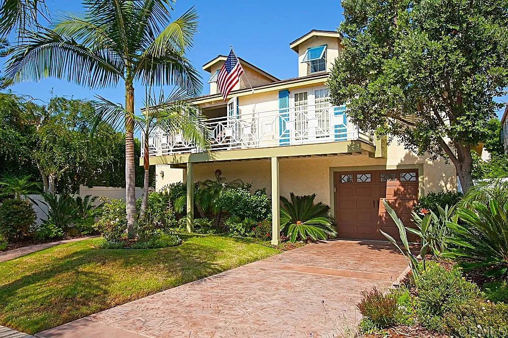 2 bed, 1.0 bath, 825 sqft, $5,000 — Photo 1