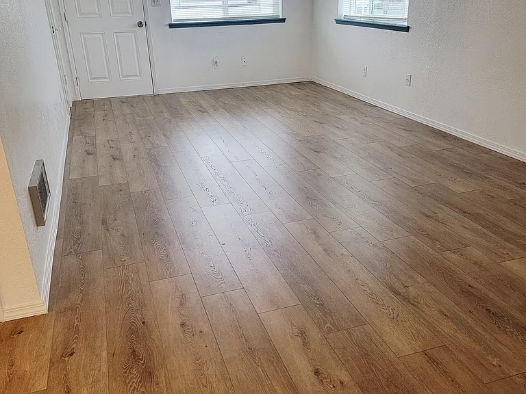 876 Minard Ave NW #B — Photo 2
