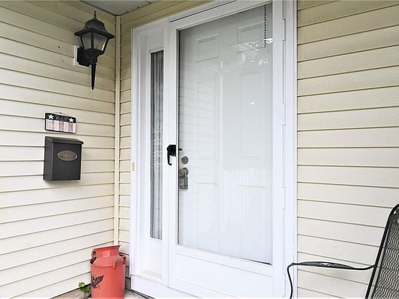 3rd image of 894 Sturbridge Dr #121