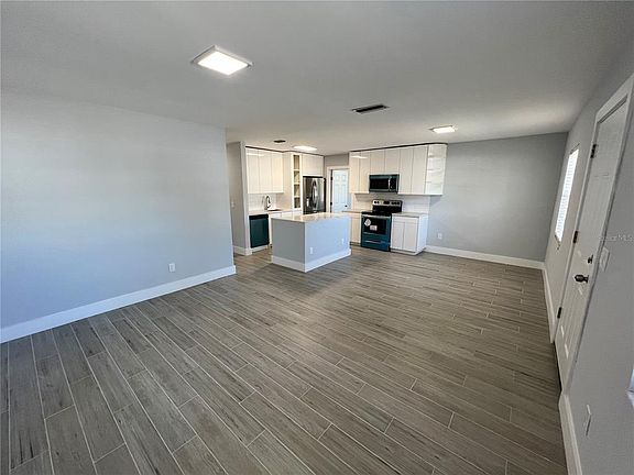 4th image of 810 W Sligh Ave