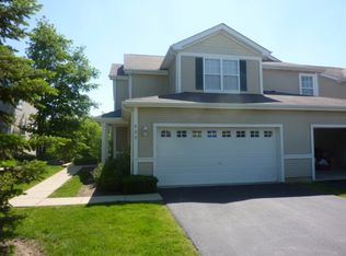 425 N Keswick Ct, Round Lake, IL 60073