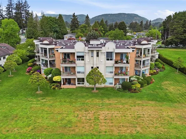 6585 Country Rd #102, Sooke, BC V9Z 0W8