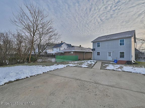5th image of 601 N Bromley Ave