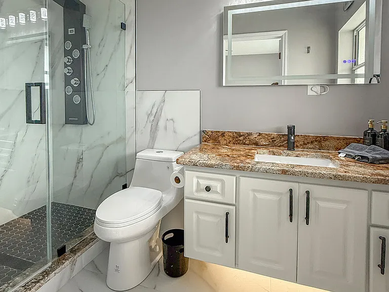 3548 N John Anderson Dr — Photo 32