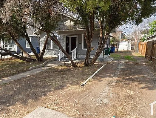 1135 Delaware St — Photo 2