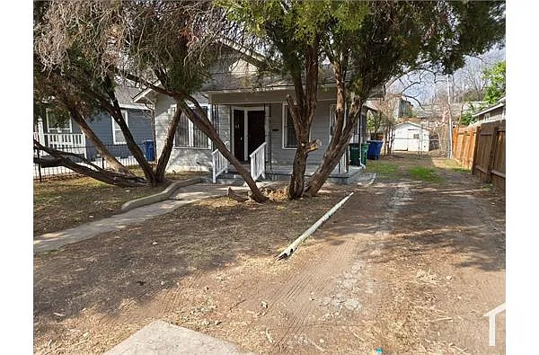 Building Photo - 1135 Delaware St