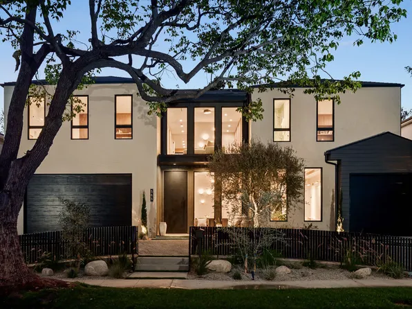 565 Toyopa Dr, Pacific Palisades, CA 90272