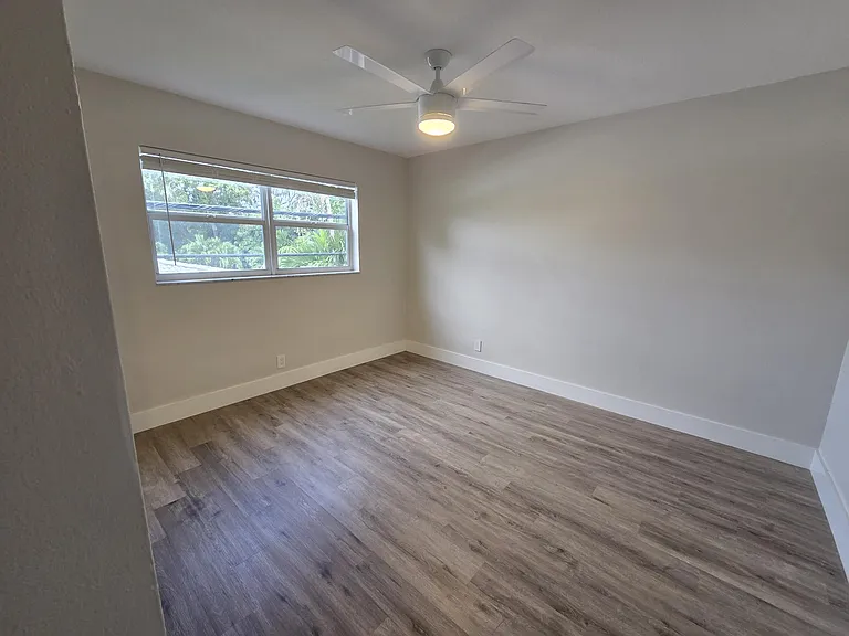 5630 NE 18th Ave #204 — Photo 8