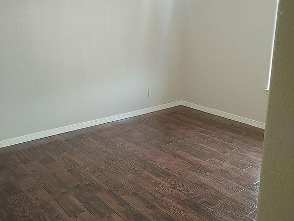 4th image of 3204 Montana Ave #7