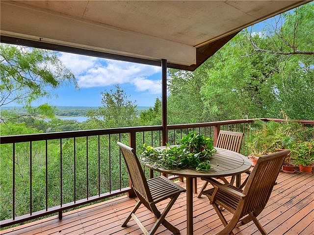 1st image of 226 Cove Creek Dr