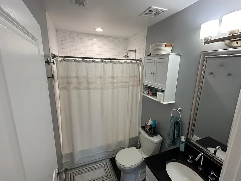 1309 N Lawrence St #10 — Photo 8