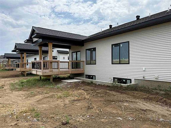 4th image of 1272 Berkshire Ln