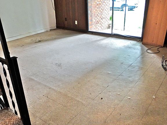 4th image of 272 Hudson Ave APT A