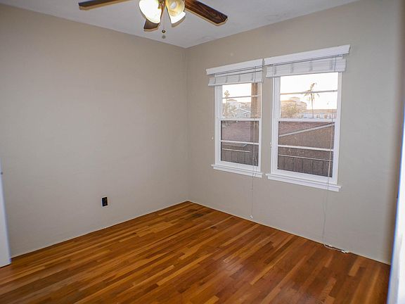 4th image of 4033 1/2 Illinois St