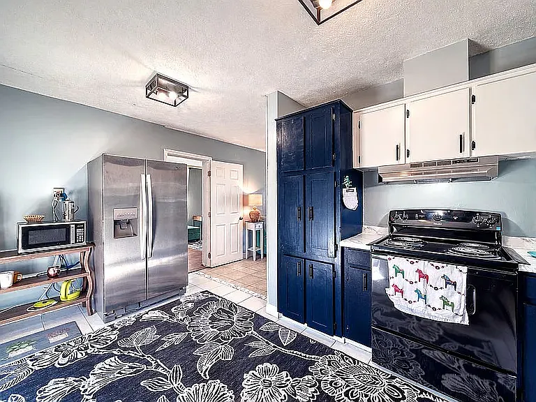 3905 W 24th St — Photo 2