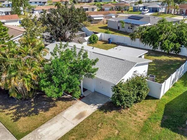 2024 Essex Dr, Holiday, FL 34691