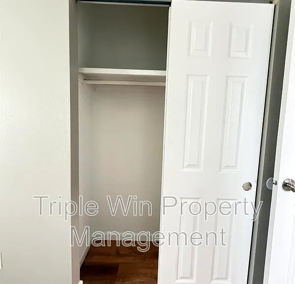 753 Watersedge Dr — Photo 19