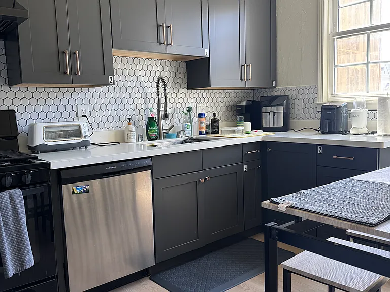 649 Spruce St #2 — Photo 6