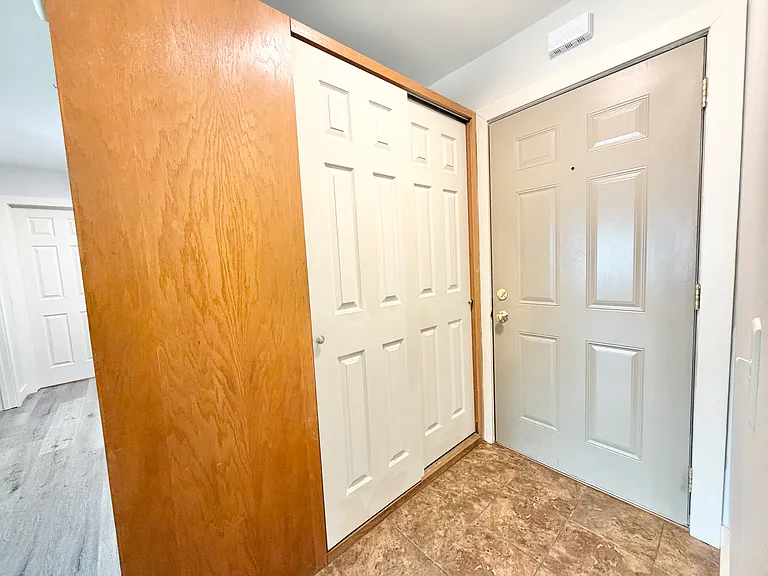 Middleton Commons — Photo 48