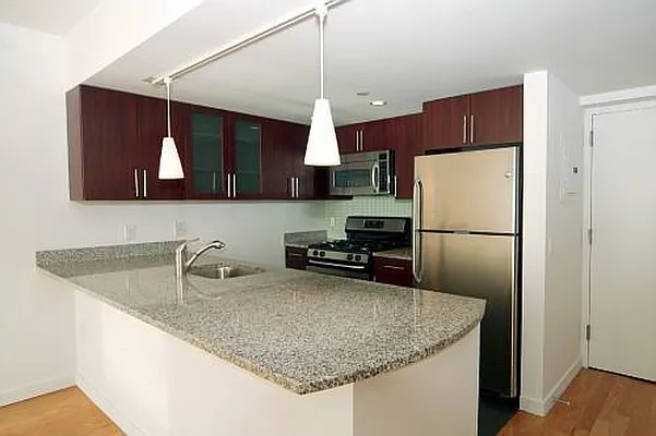 Rented by Bank Neary | media 5