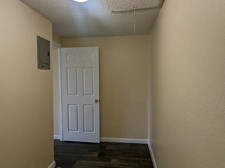 Sunrise Apartments — Photo 23