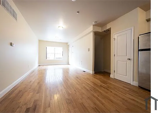 4 bed, 1900 sqft, $2,000 — Photo 3
