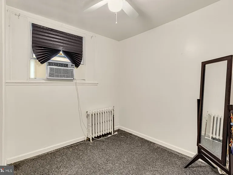 2208 Christian St #1 — Photo 8