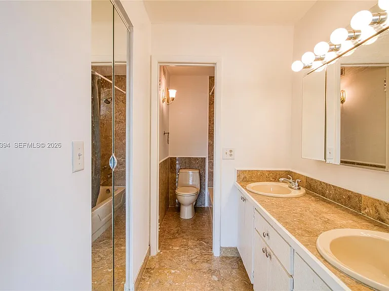 5259 SW 40th Ave #26 — Photo 16