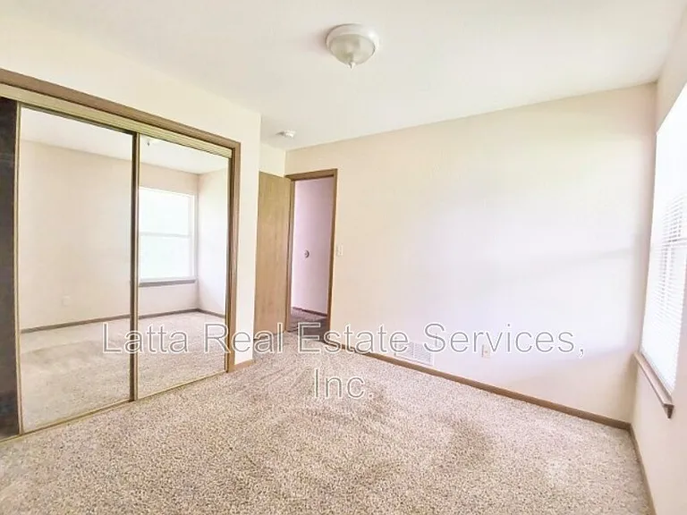 715 W 26th St #B — Photo 11