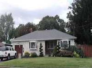 1570 3rd St, West Babylon, NY 11704