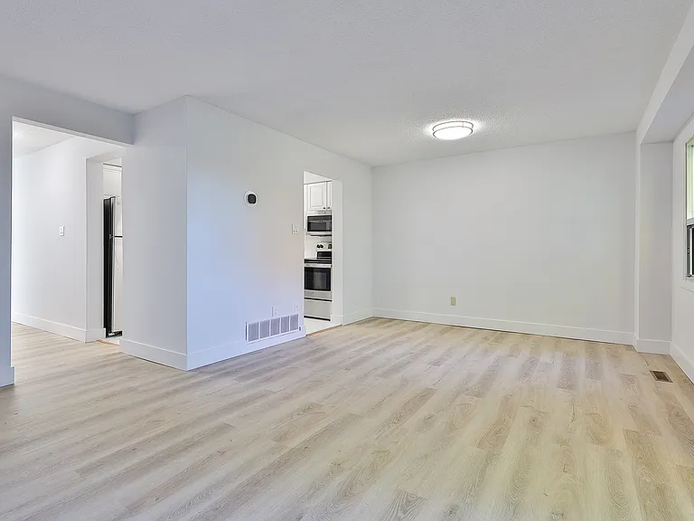 207 Scarborough Golf Club Rd — Photo 5
