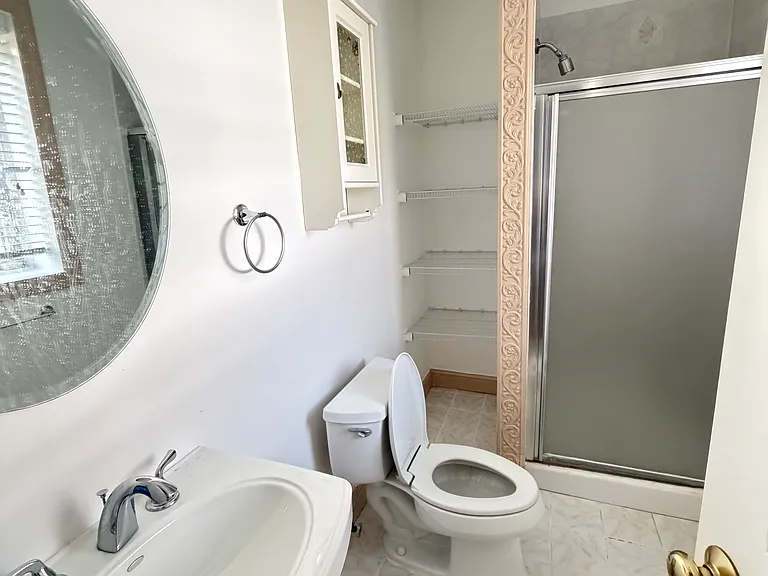 17 Waring Dr — Photo 2