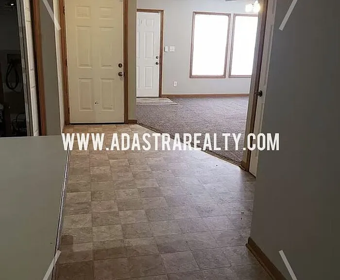 704 Meadow Ct #A — Photo 4