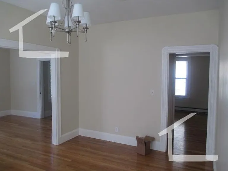93 Surrey St #1 — Photo 9