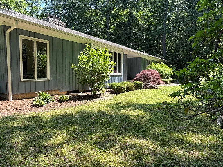 32 Sheep Pasture Rd — Photo 2